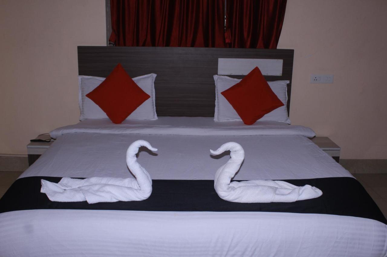 Chetan Inn Hotel Bhubaneswar Exteriör bild