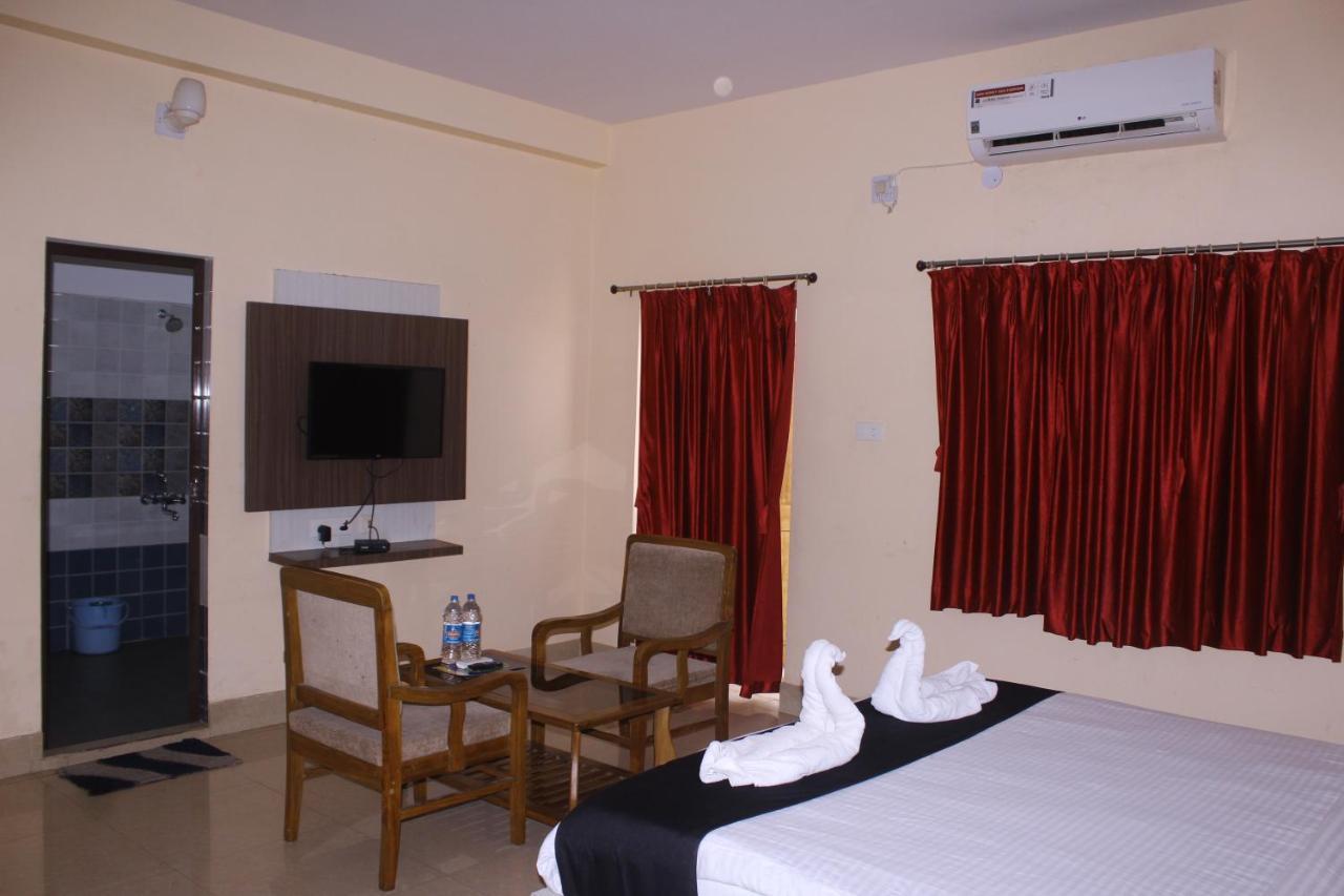 Chetan Inn Hotel Bhubaneswar Exteriör bild
