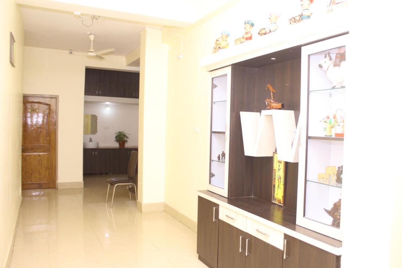 Chetan Inn Hotel Bhubaneswar Exteriör bild