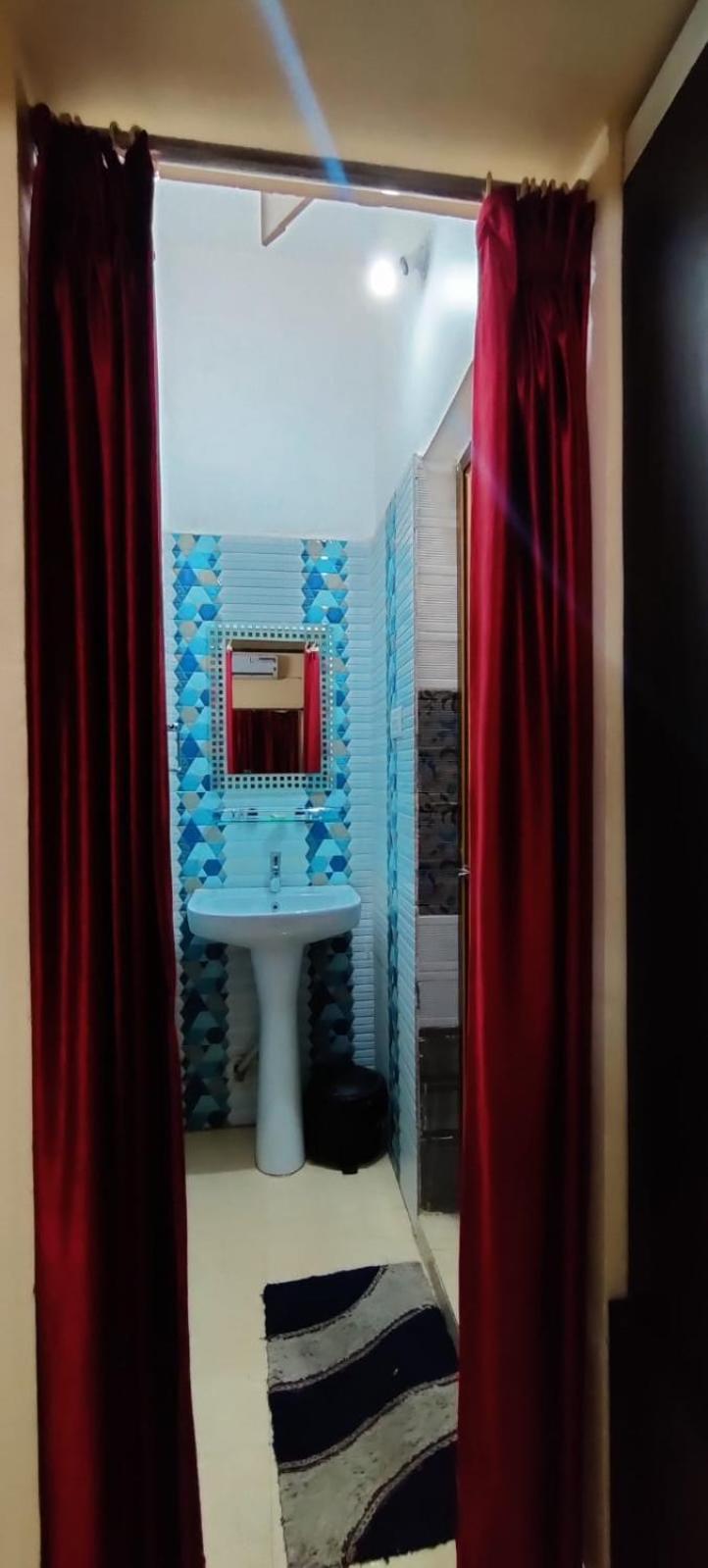Chetan Inn Hotel Bhubaneswar Exteriör bild