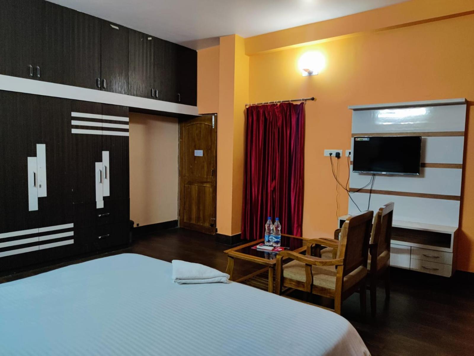 Chetan Inn Hotel Bhubaneswar Exteriör bild
