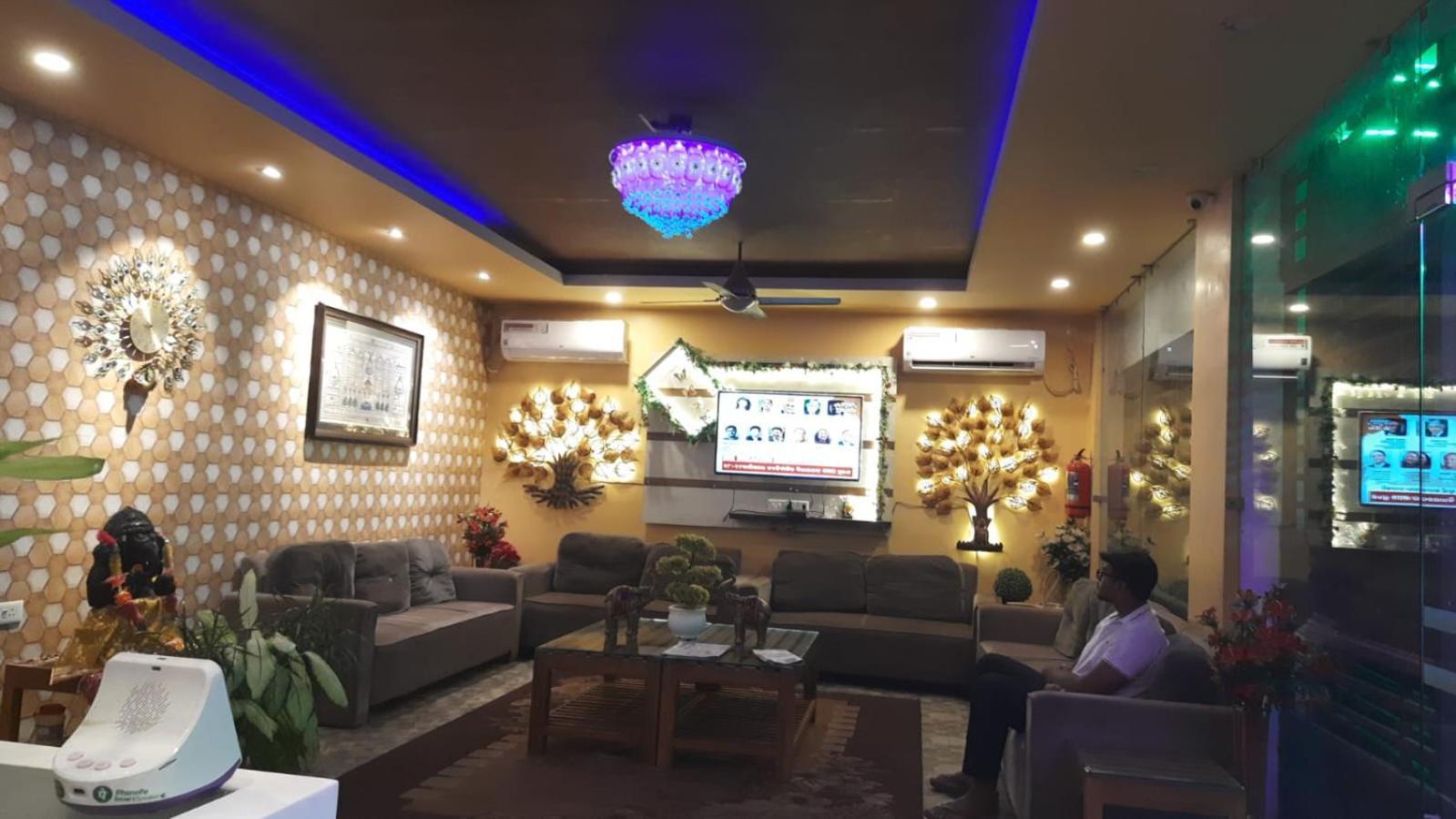 Chetan Inn Hotel Bhubaneswar Exteriör bild