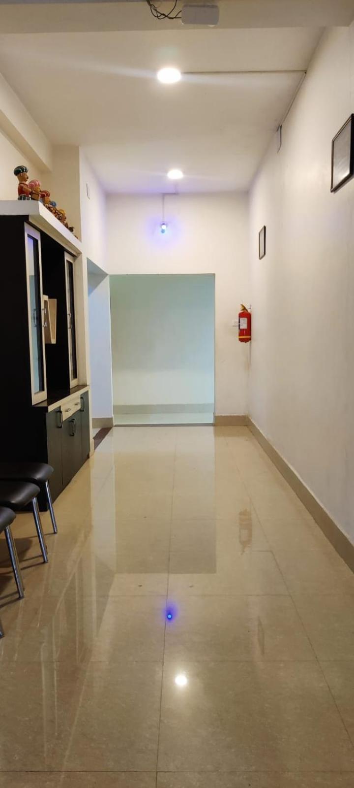 Chetan Inn Hotel Bhubaneswar Exteriör bild