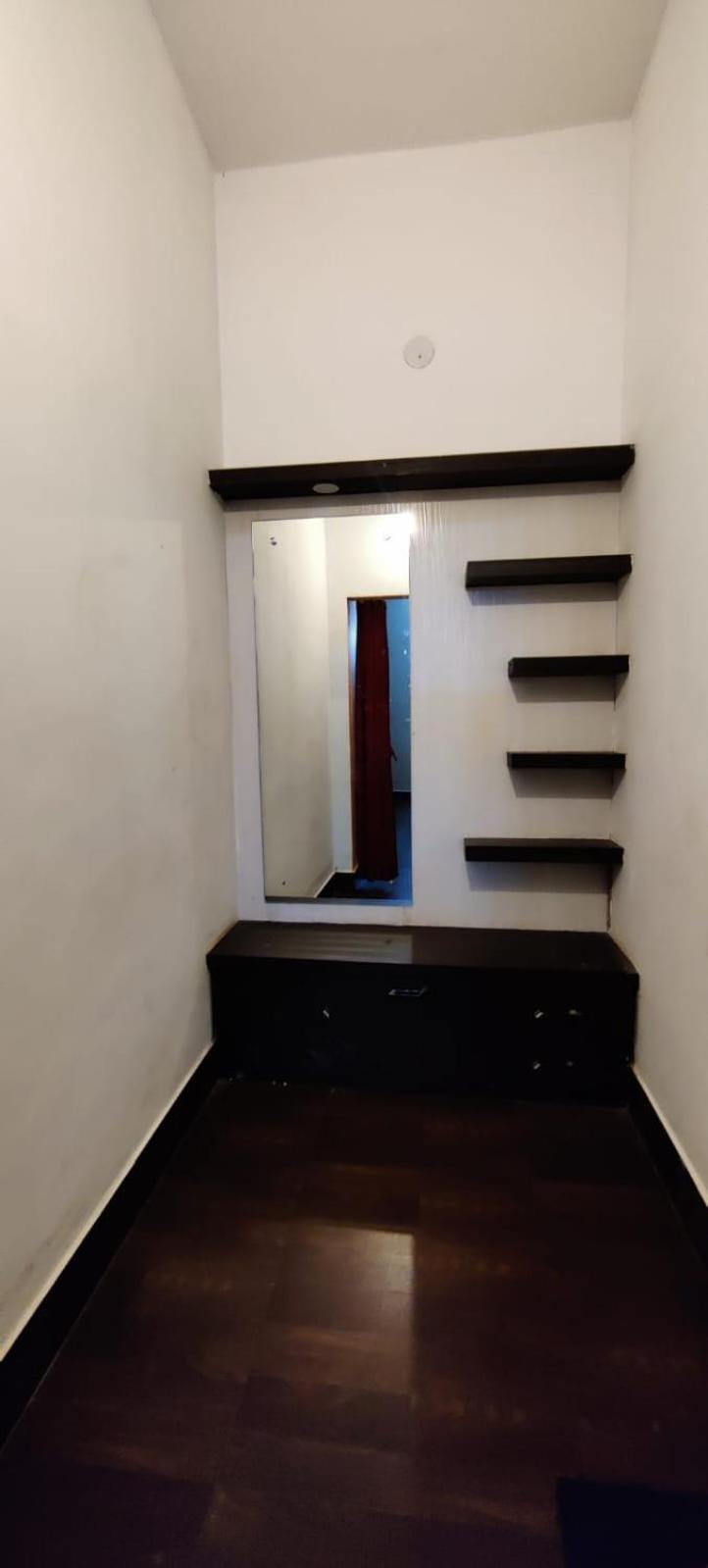 Chetan Inn Hotel Bhubaneswar Exteriör bild